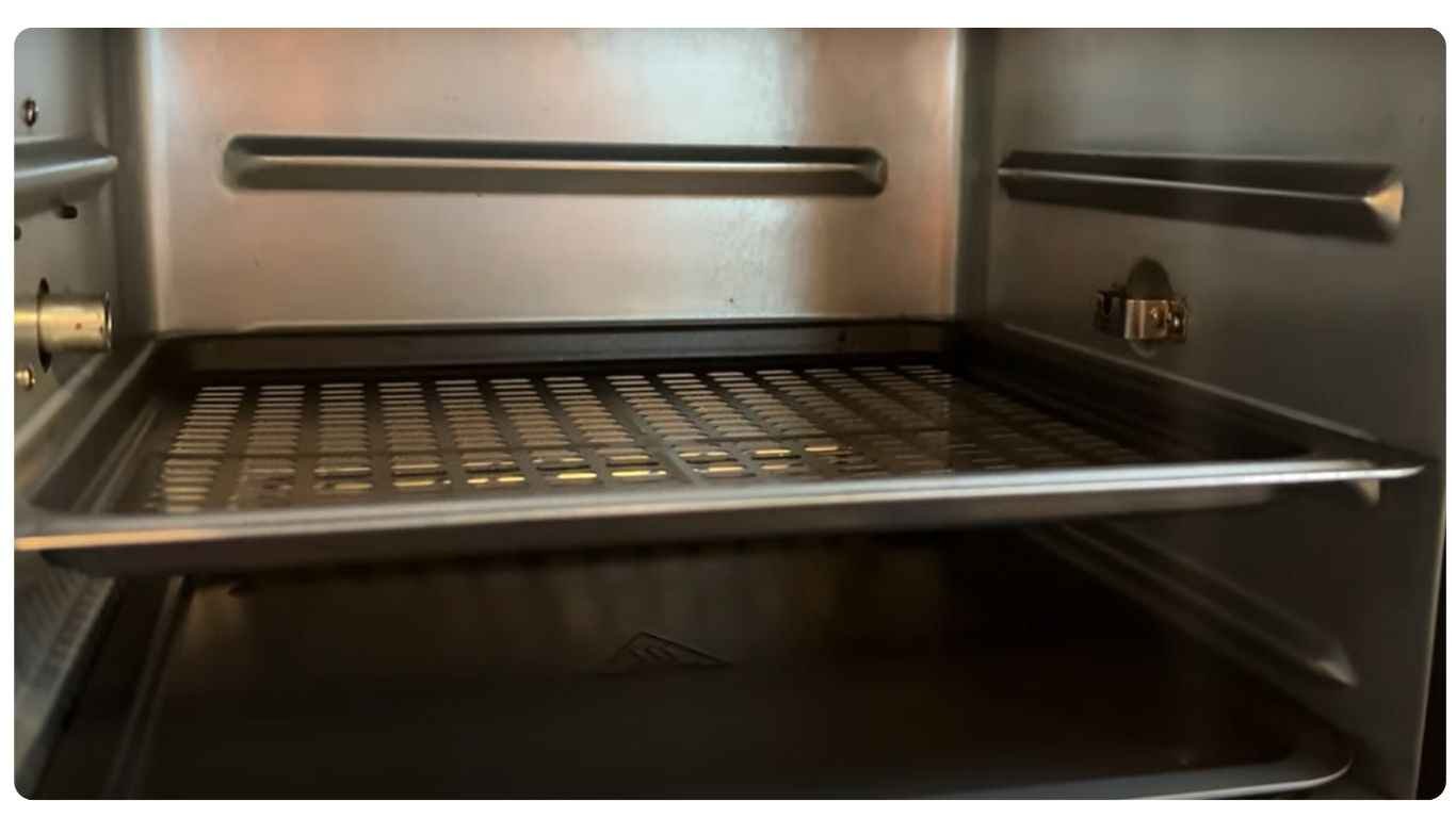 clean grease from air fryer