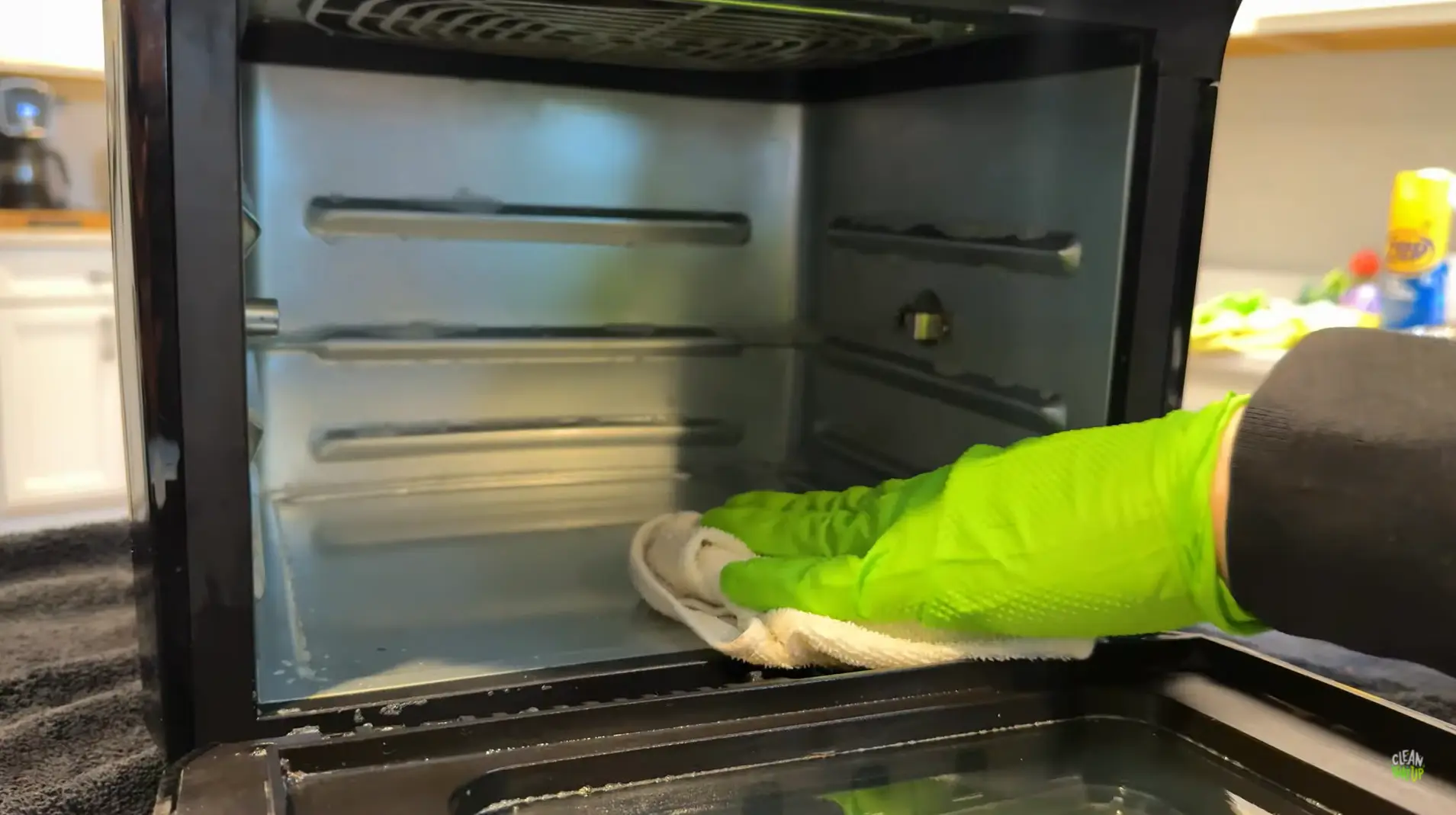 how do you clean a greasy air fryer