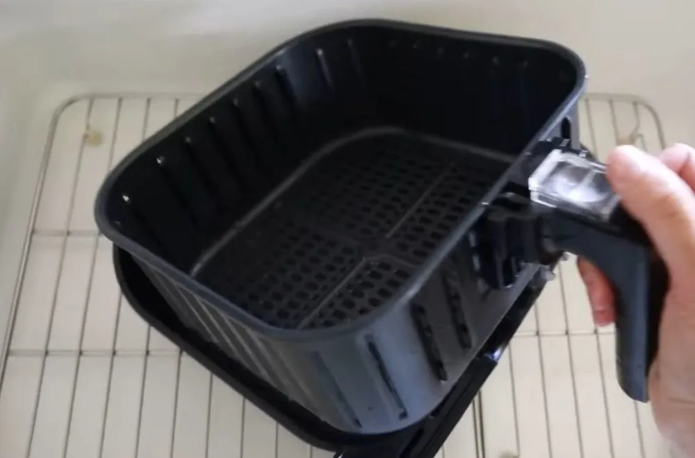 how to stop air fryer from smoking